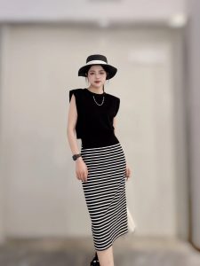 Knit Spandex Fabric With Black Strip Design For Dress Garment插图7